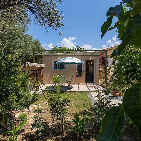 Bougainvillea House With Private Garden