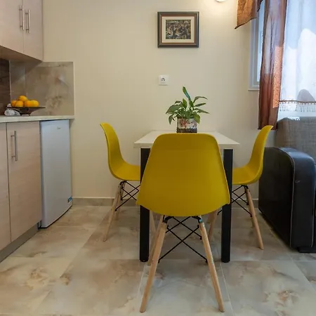 Bougainvillea House With Private Garden *