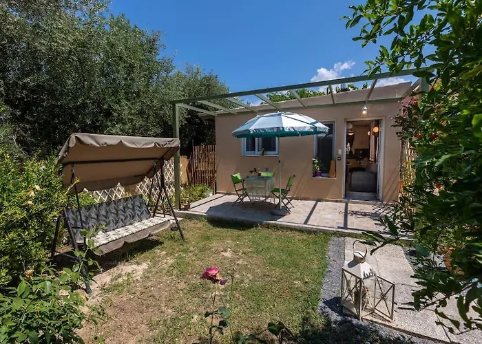 Bougainvillea House With Private Garden * Kalamáta