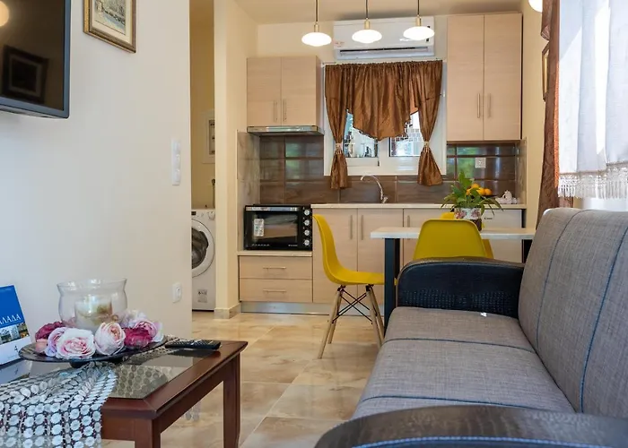 Apartman Bougainvillea House With Private Garden